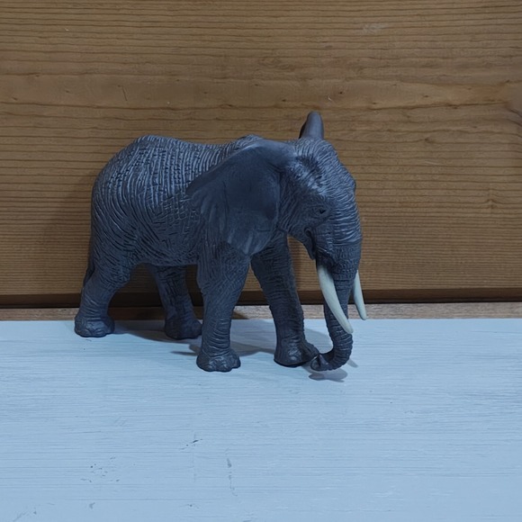 The Unbranded Brand Other - Mojo African Elephant Figure‎ 2015 5" ZA1